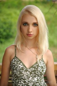mina-vacation-watch4beauty-0002