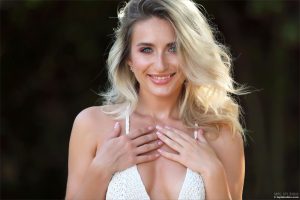 cara-mell-escape-to-neverland-mplstudios-0003