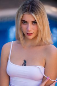 angelique-lapiedra-poolside-serenity-1-thelifeerotic-0004