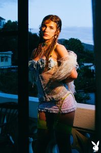 ari-kytsya-celluloid-fantasy-playboy-0028